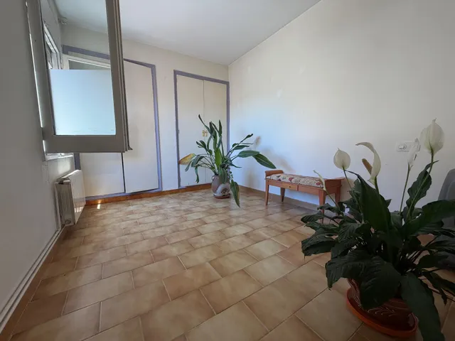 Casa de 5 habitaciones con garaje para 2 coches, terraza y aire acondicionado – lista para entrar a vivir — 25