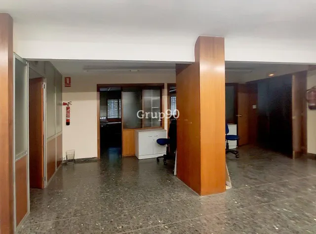 3 LOCALES COMERCIALES EN  ZONA INSTITUT — 36