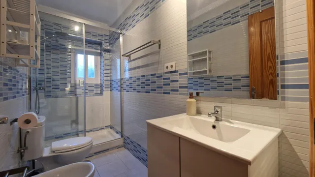 Vivienda de 3 Dormitorios en alquiler en régimen de VIVIENDA HABITUAL en Carlos Haya — 13