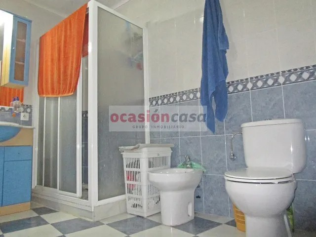 ¡GRAN CASA EN LA BARRIADA DE SANTA CRUZ! — 19