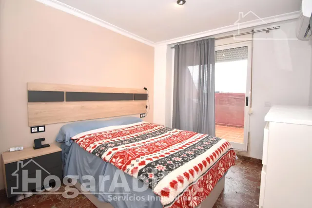 ¡Vistas panorámicas! Ático amplio y sofisticado con terraza y ascensor — 14