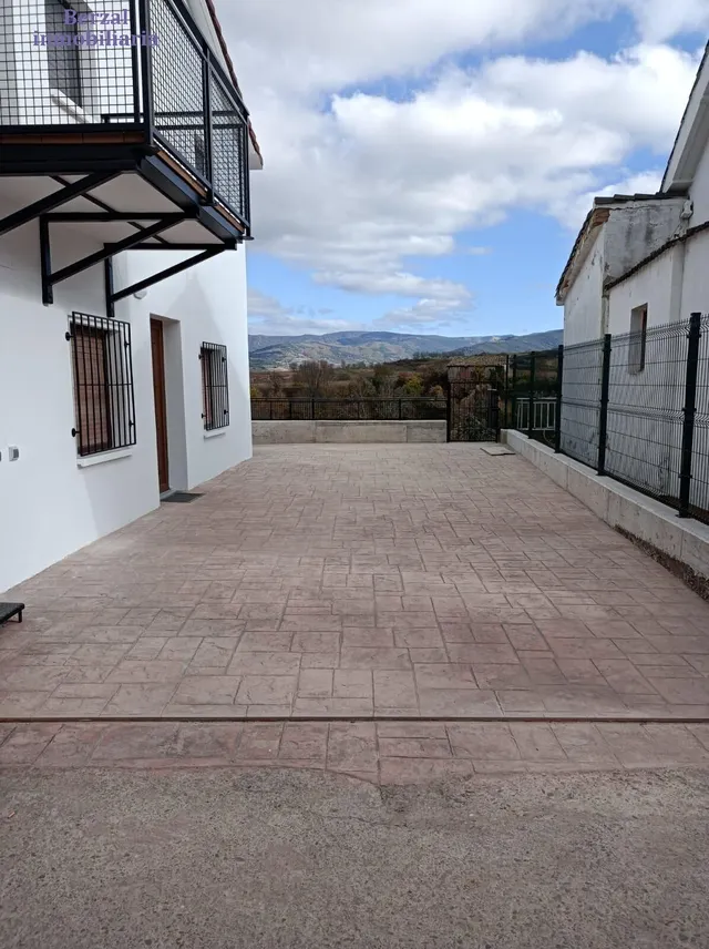 Casa para entrar a vivir de 99 metros  mas 16 metros de bodega con asador  en Matute - La Rioja — 28
