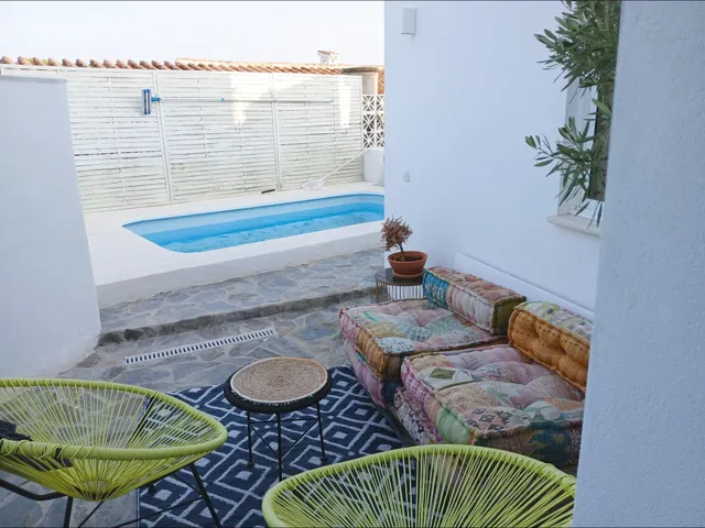 ALQUILER LUMINOSO ADOSADO RECIÉN REFORMADO EN TORREBLANCA DEL SOL-VISTAS AL MAR — 42