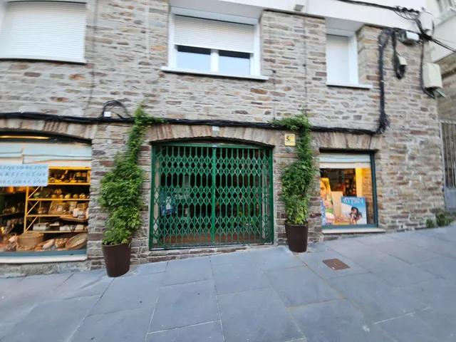SE VENDE LOCAL COMERCIAL EN EL ENSANCHE DE SANTIAGO — 17