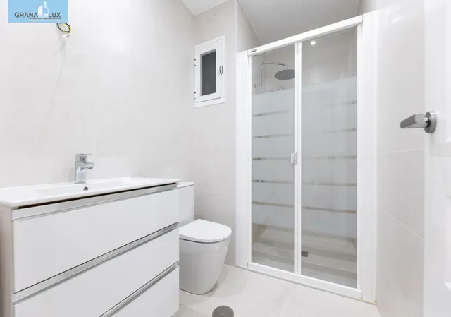 PISO DE 5 DORMITORIOS EN CALLE RECOGIDAS — 23