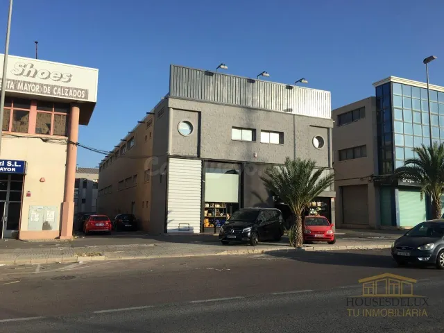 Nave Industrial de 1.750 m2 • Polígono Carrús (Elche) | Fren
