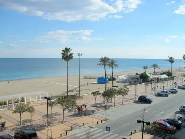 APARTAMENTO A LA VENTA EN FUENGIROLA, CON EXCELENTES VISTAS AL MAR MEDITERRANEO. — 45