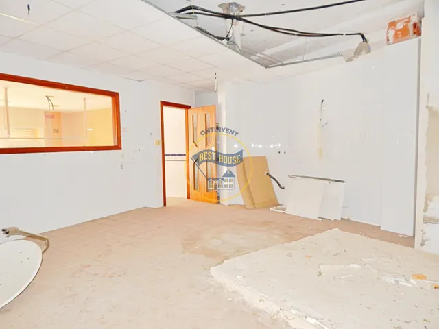 EXCLUSIVO LOCAL COMERCIAL EN COCENTAINA!! CON MUY BUENA ubicación!!! — 2