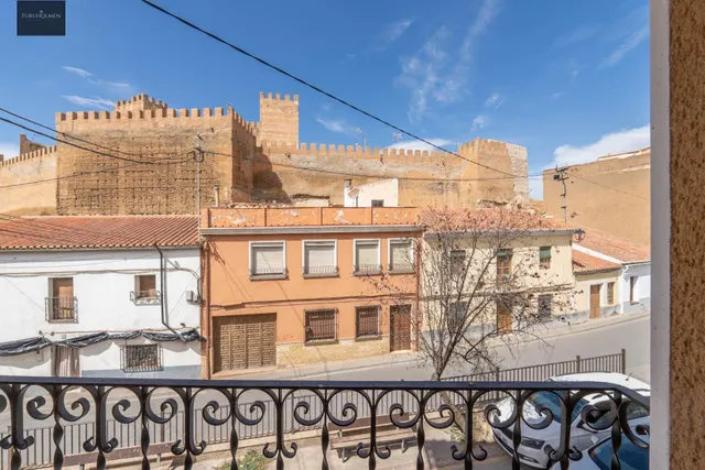 Amplia Casa en Venta en Guadix - Oportunidad de Inversión — 17