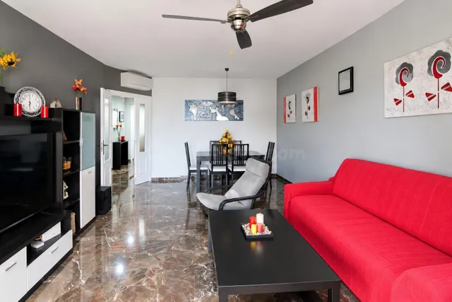 EN ALQUILER APARTAMENTO CON AMPLIA TERRAZA Y VISTAS AL MAR - foto 3