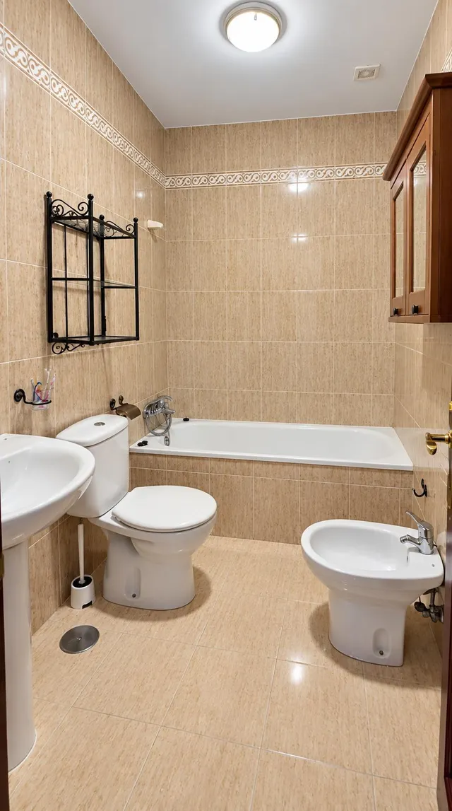 VIVIENDA ADOSADA EN CAMPOSOTO CON PATIOS Y  AZOTEA — 20