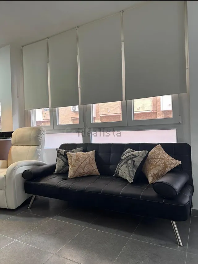 ALQUILER DE EXCELENTE VIVIENDA AMUEBLADA ZONA SANTO DOMINGO  - foto 3
