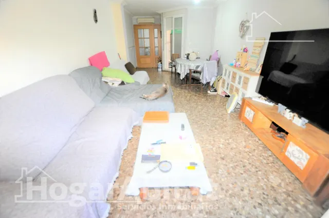 ¡ESPACIO Y TRANQUILIDAD CON 3 TERRAZAS, BALCÓN Y ASCENSOR! - foto 4