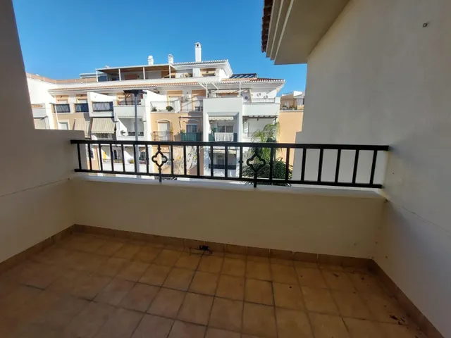 Amplio Piso en Venta en el Corazón de Salobreña — 24