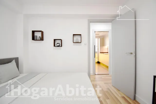 ¡ESPECTACULAR, A ESTRENAR! ESQUINERO Y ACOGEDOR CON BALCÓN — 34