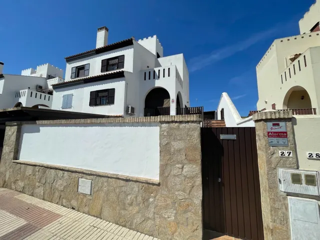 ESPECTACULAR UNIFAMILIAR EN LA AVENIDA AL ANDALUS — 2