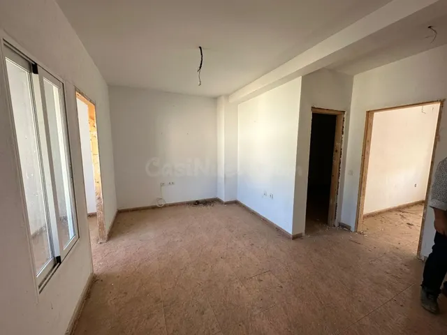 OPORTUNIDAD: 2 viviendas, almacenes y solar edificable en LA