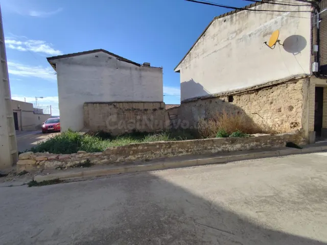 TERRENO URBANO DE 77 M2 ÚTILES EN SAN MATEO DE GALLEGO - ZAR