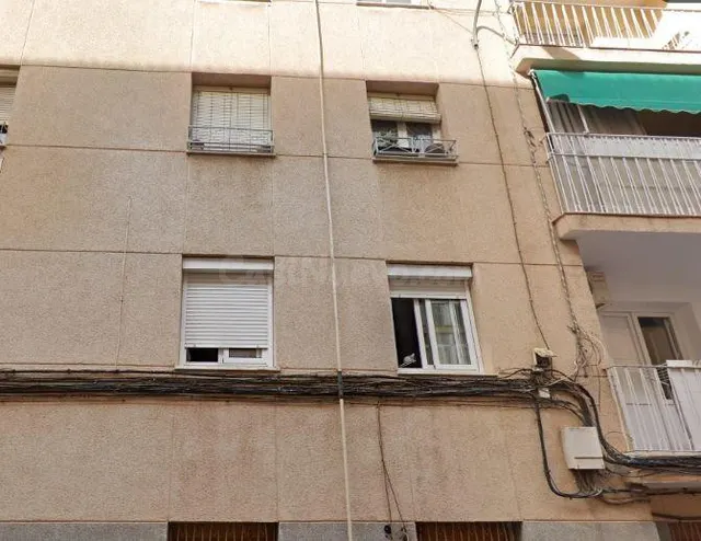 SE VENDE piso OKUPA en C Comandante Gonzalez Bans 6 de Murci - foto 3