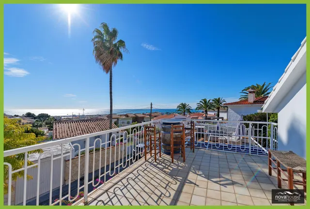 Chalet independiente con piscina privada y vistas al mar — 37