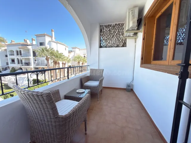 Luminoso apartamento esquinero de 2 dormitorios en Villamart - foto 5