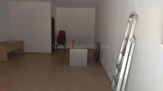 Inmobros alquila local en Guadalajara - foto 3