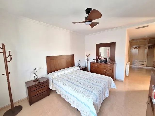 Gran casa familiar en el centro de Pinoso con garaje excepcional y posibilidades para crear tu propio negocio — 27