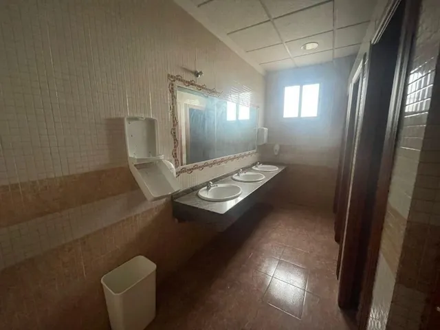 SALÓN DE  BODAS Y RESTAURANTE EN VENTA — 31