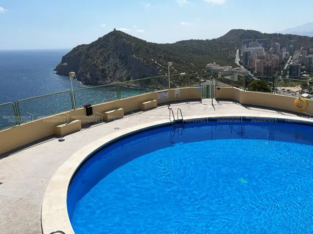 Apartamento con vistas al mar en la Cala de Benidorm — 17
