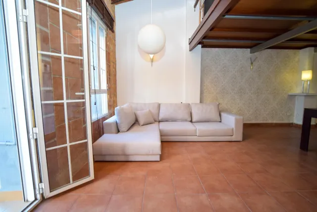 PISO CENTRICO EN EL BARRIO DE ARRANCAPINS. — 2