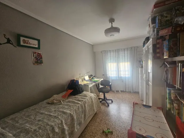 Piso 3 habitaciones, baño y aseo en Valencia — 5