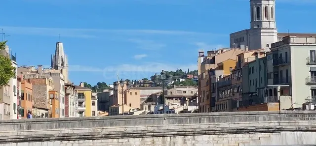 PISO EN GIRONA