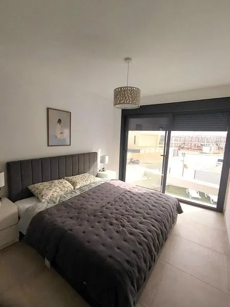 ALTO STANDING - Se vende bonita y amplia VILLA CON SOTANO Y PISCINA PRIVADA, 300 metros de parcela.- — 19