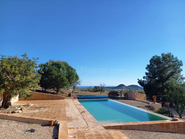 Refugio único con 3 viviendas, olivar y energía solar – Cost - foto 4