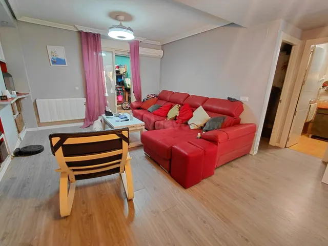 Acogedor Piso en El Molar a la Venta por €219,900 - foto 2