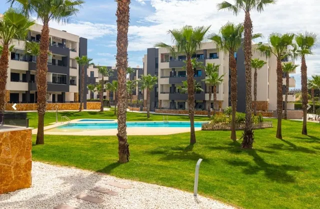 APARTAMENTO DE 2 DORMITORIOS Y 2 BAÑOS EN ORIHUELA COSTA (Lo