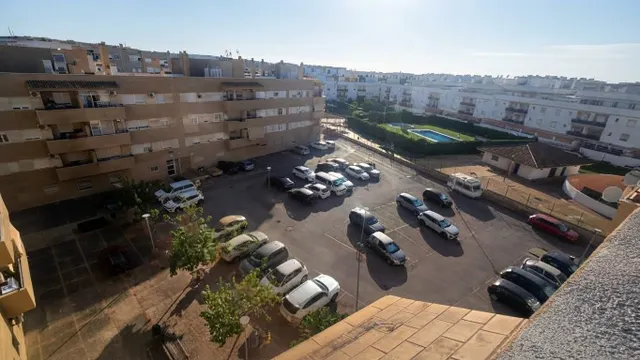 Puertas del sur,  VPO piso 3 dormitorios, 2 baños, terraza, parking y trastero MEJOR VER!! — 18