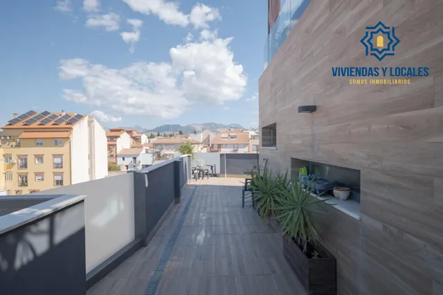Ático dúplex con piscina en Maracena — 50