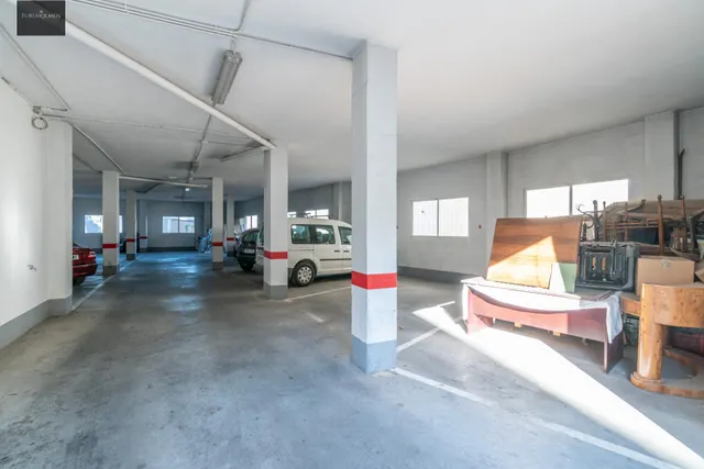 Local con 238m2 en centro de Guejar Sierra — 3