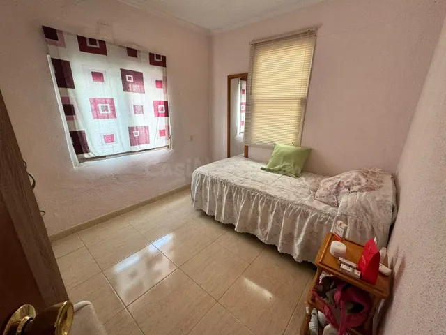 Torreta 2, bungalow bajo,sin vecinos,esquina 2 habs,dos jardines amplios 129.900€ — 4