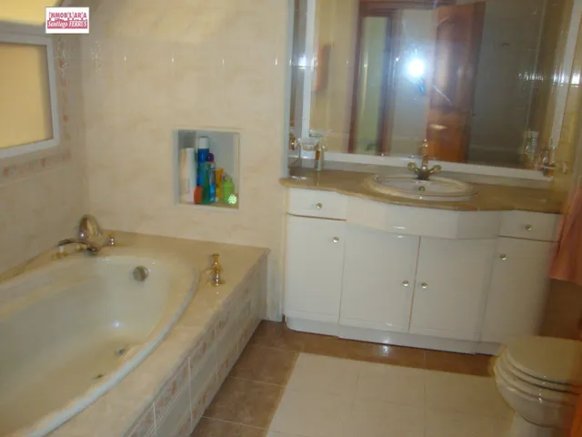 VENTA DE VIVIENDA UNIFAMILIAR EN BENIFAIO                  ACCESO POR DOS CALLES — 7