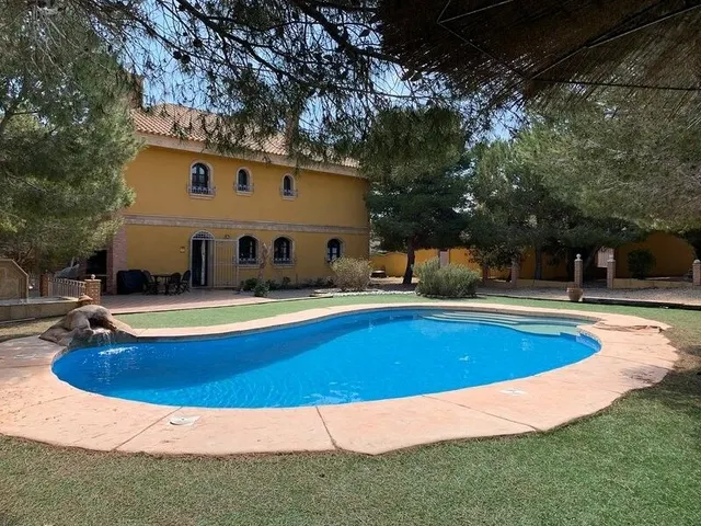 Villa 6 habitaciones 300m² en venta - Urbanizaciones — 34