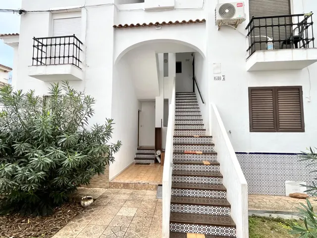 Apartamento con terraza, provincia de Alicante, Torrevieja. 1 habitación, 38 m2, 1 kilómetro al mar — 19