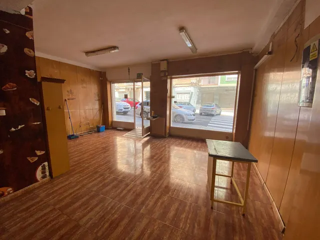 Local comercial junto a la Estación de tren, en Cartagena — 2