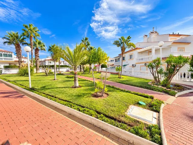 Casa 3 habitaciones 105m² en venta - Zeniamar-Horizonte-La Campana — 28