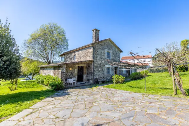 CASA DE PIEDRA SEÑORIAL CON FINCA, PISCINA Y NEGOCIO TURÍSTI - foto 5