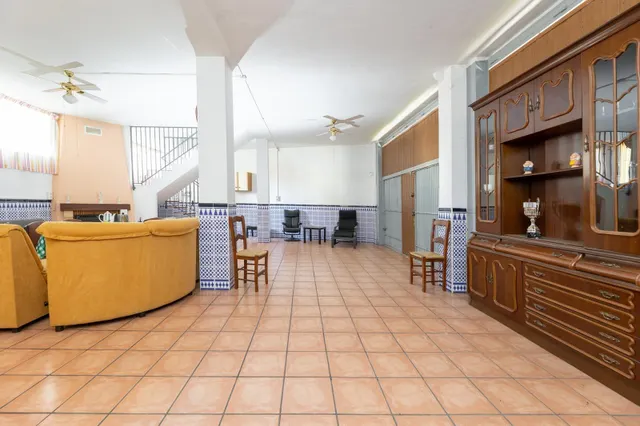Amplio Chalet con piscina, pista deportiva y vistas en Ogíjares. — 22