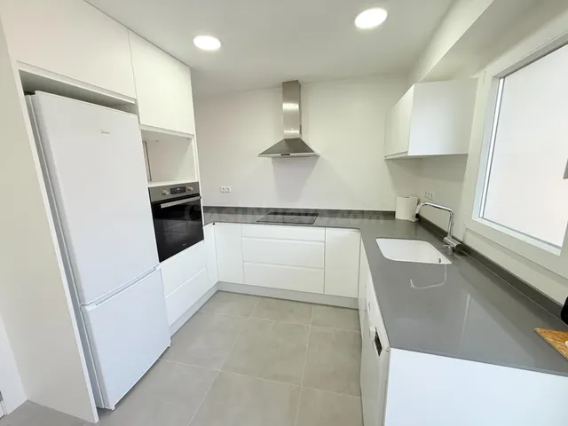 TOTALMENTE REFORMADO A ESTRENARE, PISO EN BUENA ZONA, EXTERI - foto 2