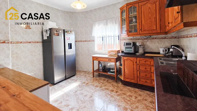 Chalet independiente con piscina y gran parcela en La Marina — 16