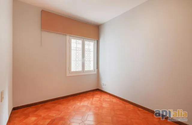 Gran piso en Breda: 4 dormitorios, muy luminoso y junto al centro — 15